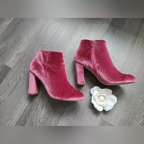 Liliana Velvet Booties - Picture 2 of 8